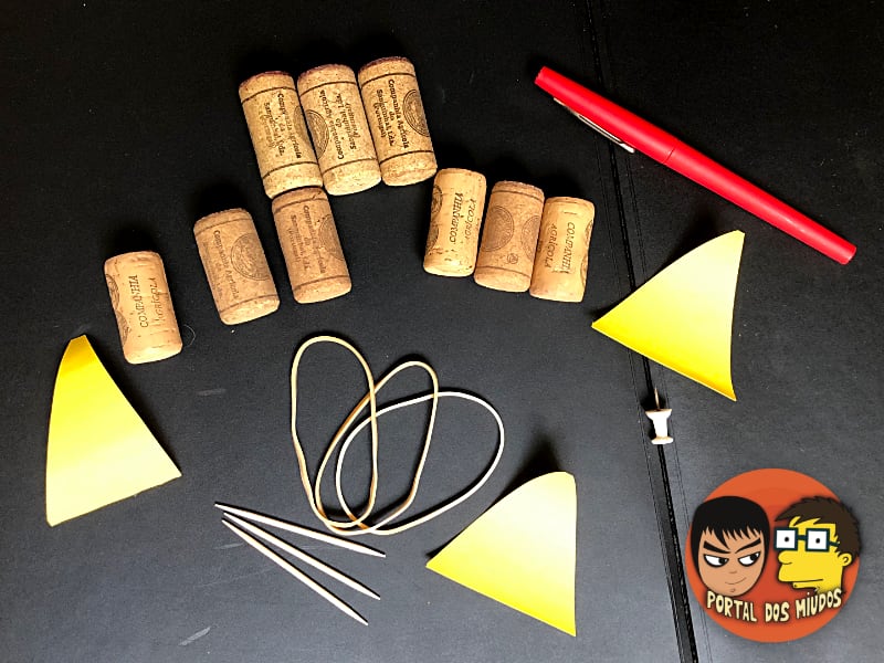 Material utilizado na construção do Barquinho com rolhas de cortiça. Material utilizado na construção do Barquinho com rolhas de cortiça.